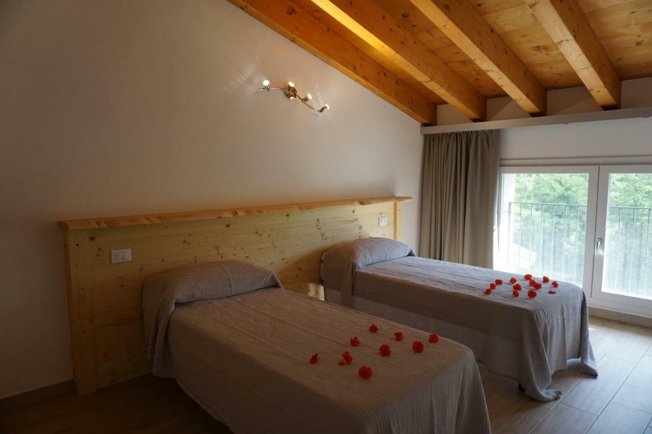 Agriturismo Fattoria Monte Baldo Vista Lago Caprino Veronese Kültér fotó